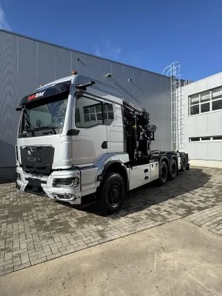 Stock TGS 33 480 8x4 H 4 BL CH 6017 97481 Foto 8
