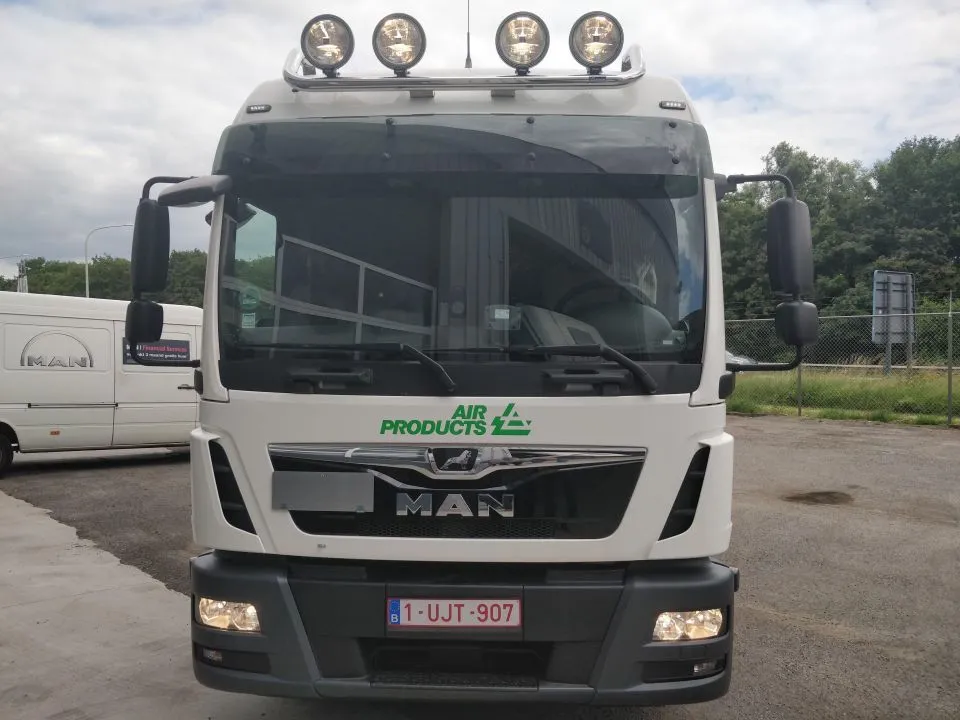 Foto van MAN TGL 8.220